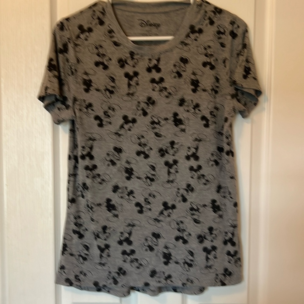 Disney Mickey Women’s Medium fitted T-shirt - Picture 1 of 4